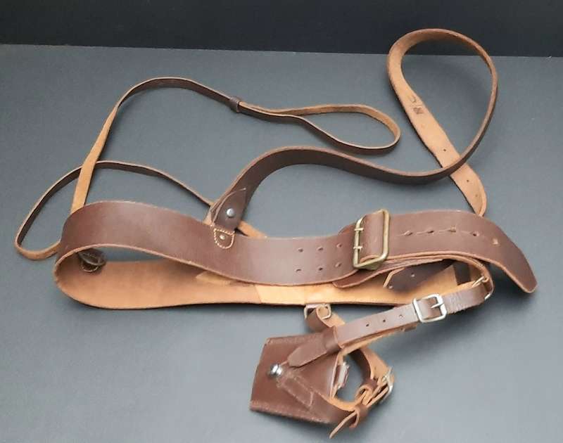 **Border War : 1960s SADF Officer`s Sam Browne Belt Assemblage (X - LARGE).**