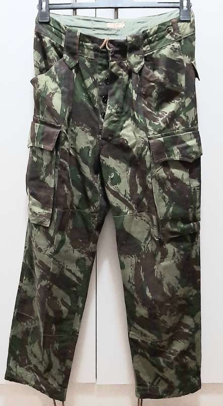 **RARE: 1960s Portuguese `Ultramar` Lizard Patt. Camouflage Trousers (Medium).**