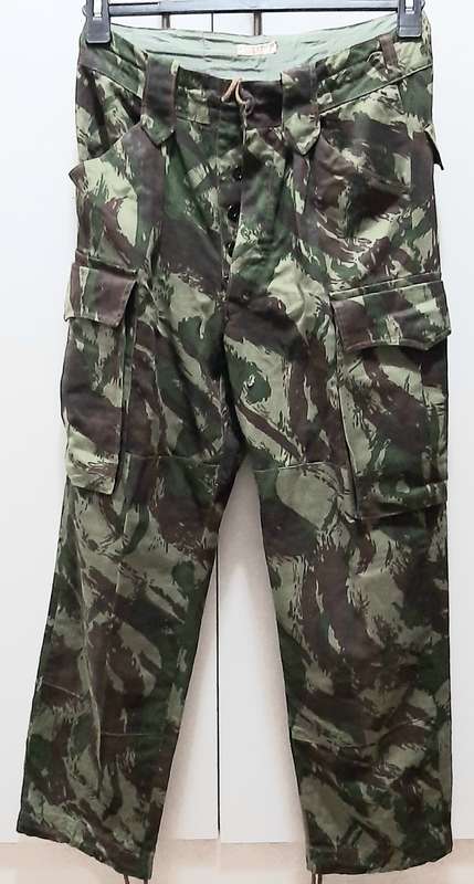 **RARE: 1960s Portuguese `Ultramar` Lizard Patt. Camouflage Trousers (Medium).**