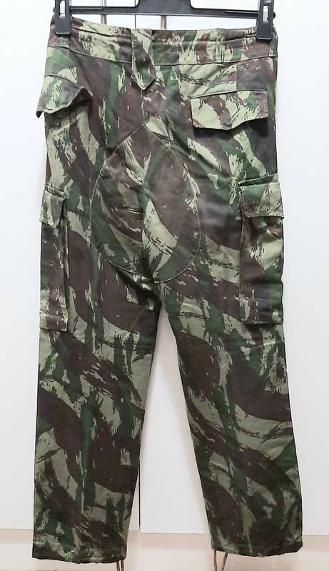**RARE: 1960s Portuguese `Ultramar` Lizard Patt. Camouflage Trousers (Medium).**