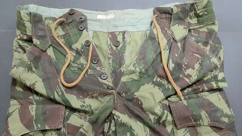 **RARE: 1960s Portuguese `Ultramar` Lizard Patt. Camouflage Trousers (Medium).**
