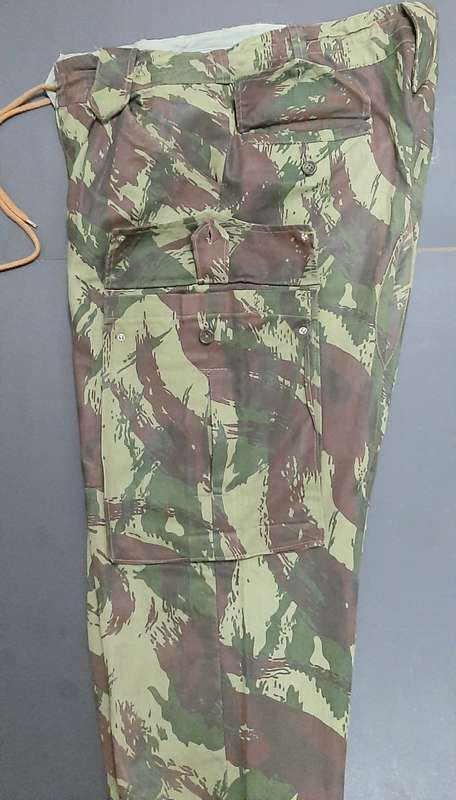 **RARE: 1960s Portuguese `Ultramar` Lizard Patt. Camouflage Trousers (Medium).**