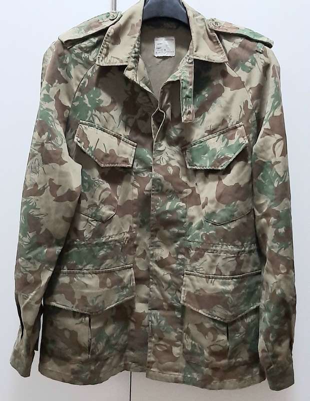 **Border War : 1980s  2nd Pattern Camouflage Jacket (SMALL).**