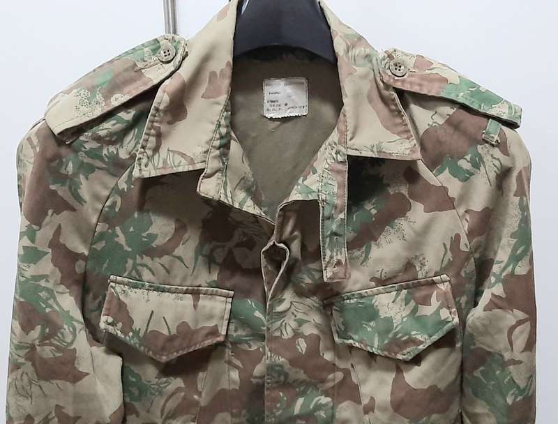 **Border War : 1980s  2nd Pattern Camouflage Jacket (SMALL).**