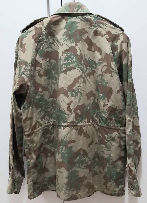 **Border War : 1980s  2nd Pattern Camouflage Jacket (SMALL).**