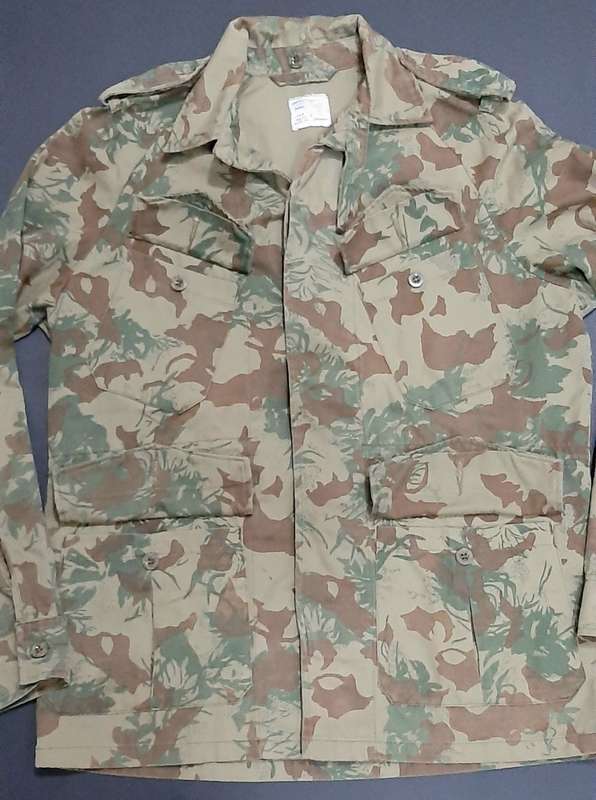 **Border War : 1980s  2nd Pattern Camouflage Jacket (SMALL).**