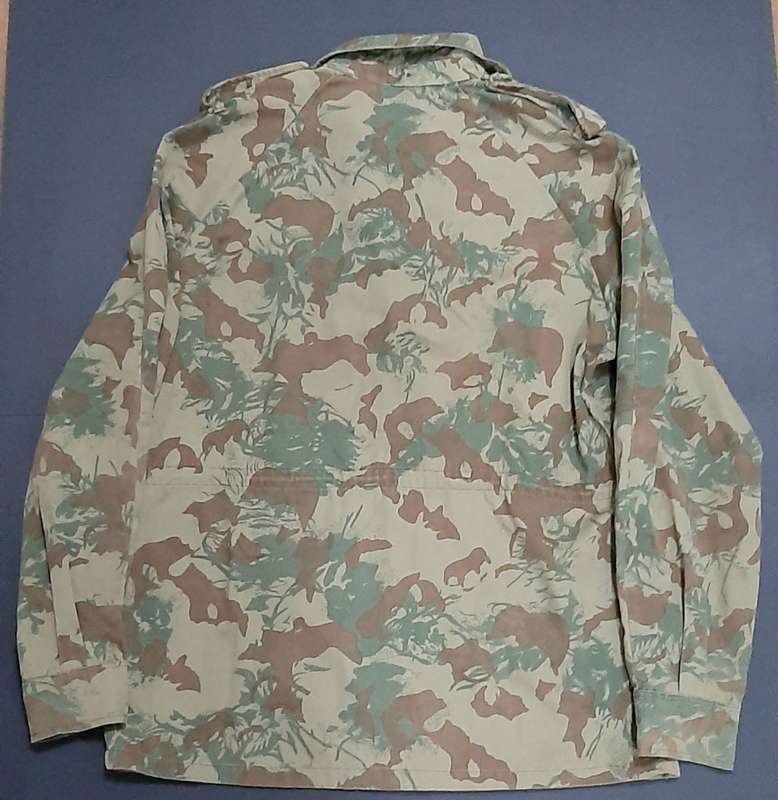 **Border War : 1980s  2nd Pattern Camouflage Jacket (SMALL).**