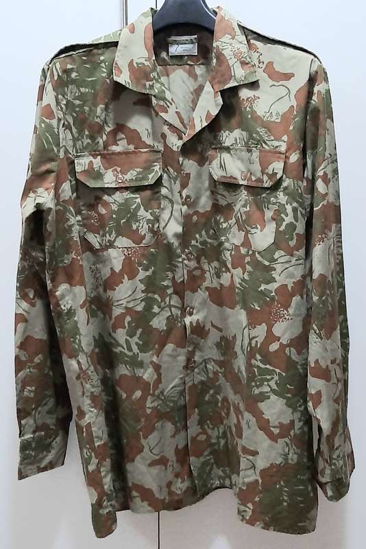 **Border War : 1980s  2nd Pattern Camouflage Unissued L/Sleeve Shirt (LARGE).**