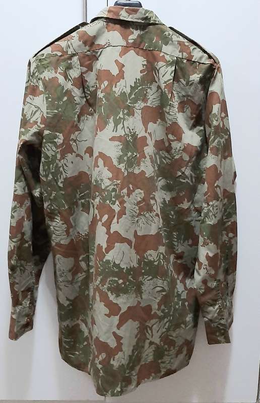 **Border War : 1980s  2nd Pattern Camouflage Unissued L/Sleeve Shirt (LARGE).**