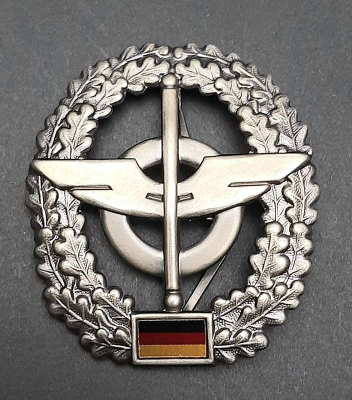1990s German Bundeswehr Army Supply Beret Badge Pins