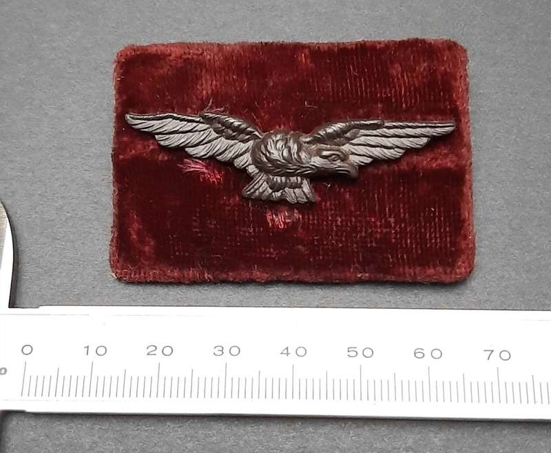 **RARE: WW2 SA Air Force Path Finder Bomber Badge w/ Stabilizer (Pins).**