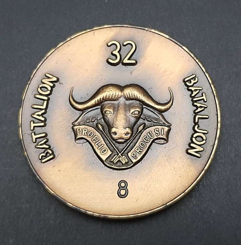 ** RARE Border War : 1989  Maj-General D.J. Mortimer 32 Battalion Medallion w/ Case (No.8).**