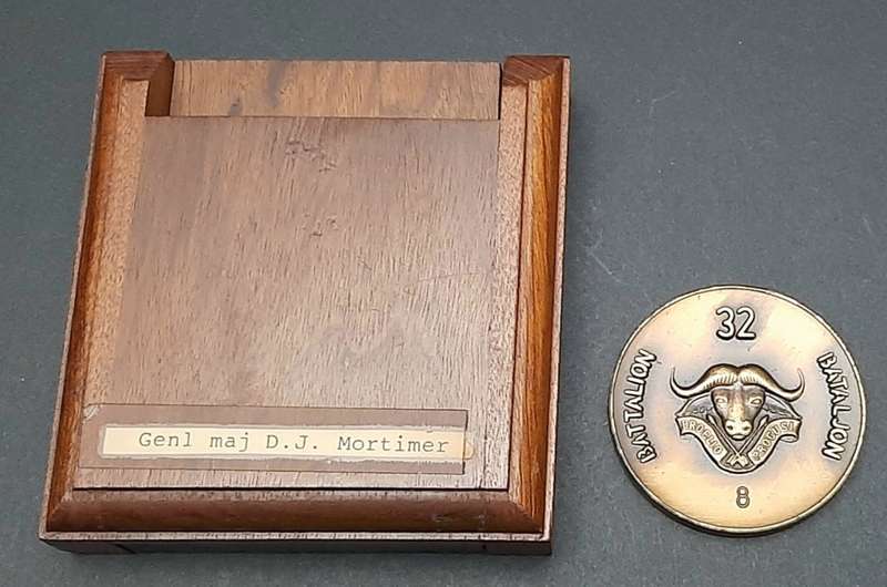 ** RARE Border War : 1989  Maj-General D.J. Mortimer 32 Battalion Medallion w/ Case (No.8).**