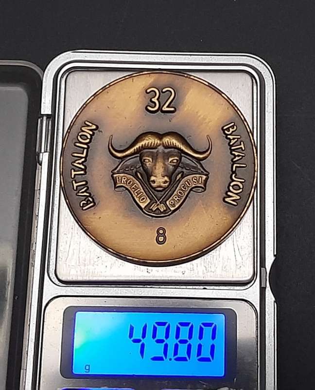 ** RARE Border War : 1989  Maj-General D.J. Mortimer 32 Battalion Medallion w/ Case (No.8).**