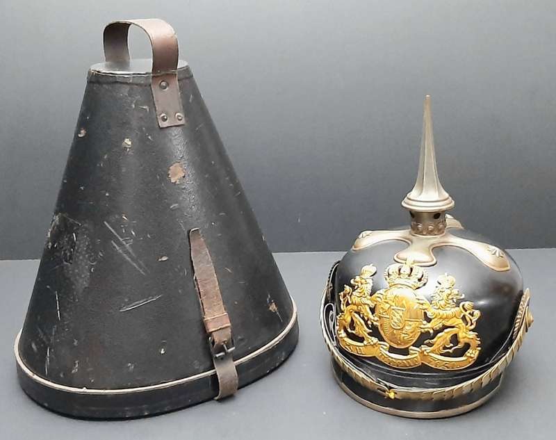 **RARE: WW1 Bavarian Officer`s M1886/14 Pickelhaube Helmet w/ Portmanteau (57).**