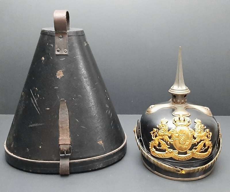 **RARE: WW1 Bavarian Officer`s M1886/14 Pickelhaube Helmet w/ Portmanteau (57).**