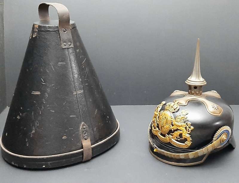 **RARE: WW1 Bavarian Officer`s M1886/14 Pickelhaube Helmet w/ Portmanteau (57).**