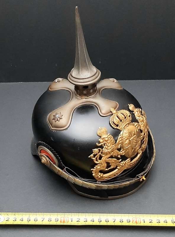 **RARE: WW1 Bavarian Officer`s M1886/14 Pickelhaube Helmet w/ Portmanteau (57).**