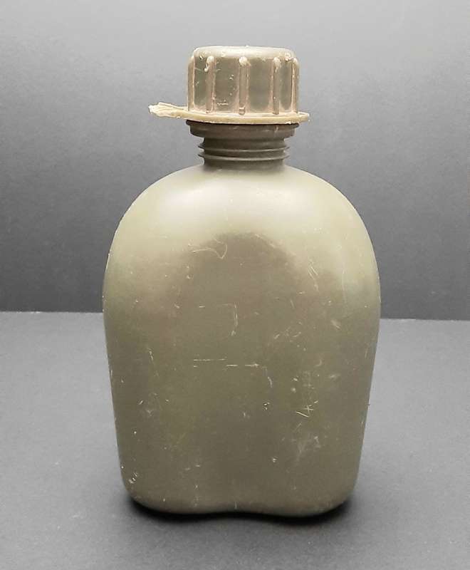 **Border War : 1980s SADF 1L Green Waterbottle (USED).**