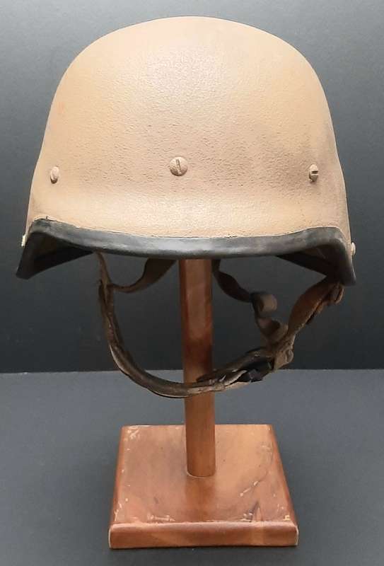 **Border War : 1980s SADF Nutria M87 Ballistic Helmet #2(MEDIUM).**