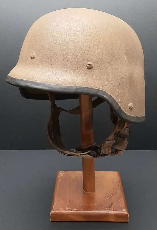**Border War : 1980s SADF Nutria M87 Ballistic Helmet #2(MEDIUM).**