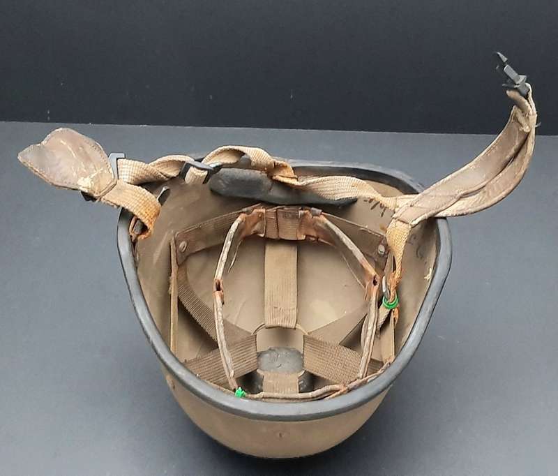**Border War : 1980s SADF Nutria M87 Ballistic Helmet #2(MEDIUM).**