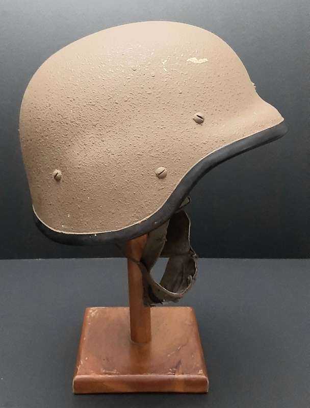 **Border War : 1980s SADF M87 Nutria Ballistic Helmet #3(LARGE).**
