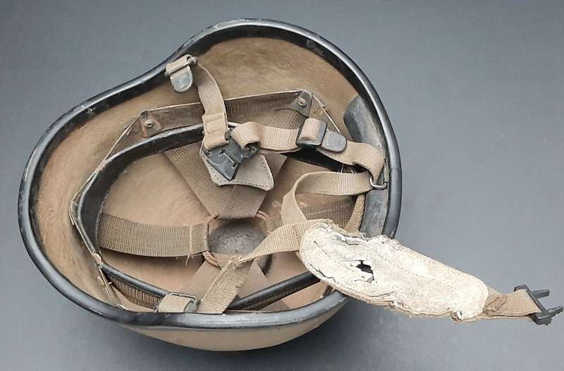 **Border War : 1980s SADF M87 Nutria Ballistic Helmet #3(LARGE).**