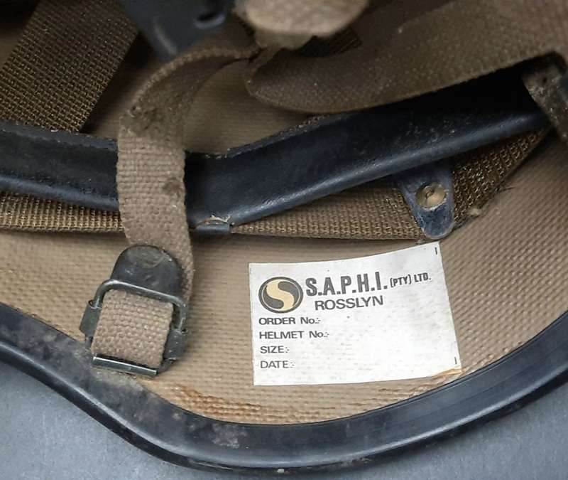 **Border War : 1980s SADF M87 Nutria Ballistic Helmet #3(LARGE).**