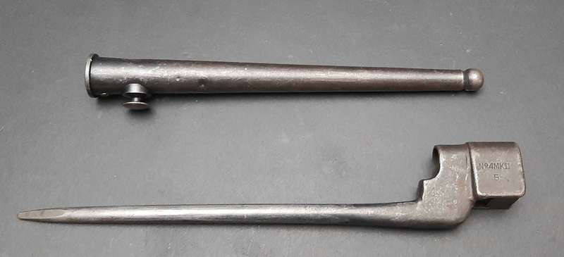 **WW2: No.4 MKII Spike Bayonet w/ MKI Scabbard (Savage-Stevens).**
