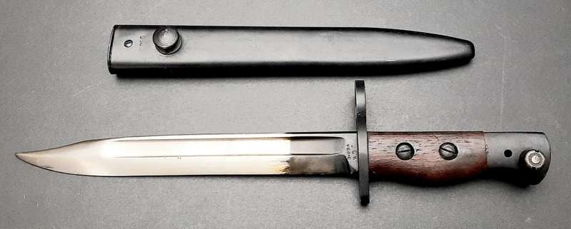 **RARE: WW2 British NO.5 Jungle Carbine Bayonet w/ Steel Scabbard.**