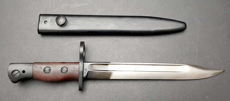 **RARE: WW2 British NO.5 Jungle Carbine Bayonet w/ Steel Scabbard.**