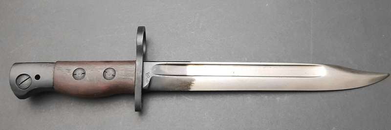 **RARE: WW2 British NO.5 Jungle Carbine Bayonet w/ Steel Scabbard.**