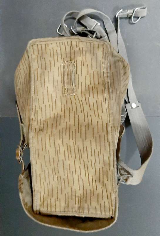 **Border War : 1980s  East German / NVA `Rain Drop` Camouflage Field Pack w/ Straps.**Camouflage.**