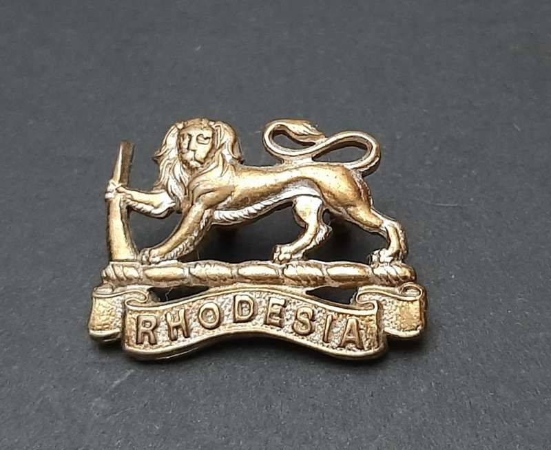 **RARE: WW2 Southern Rhodesia Army Collar Badge w/ Lugs (Firmin).**