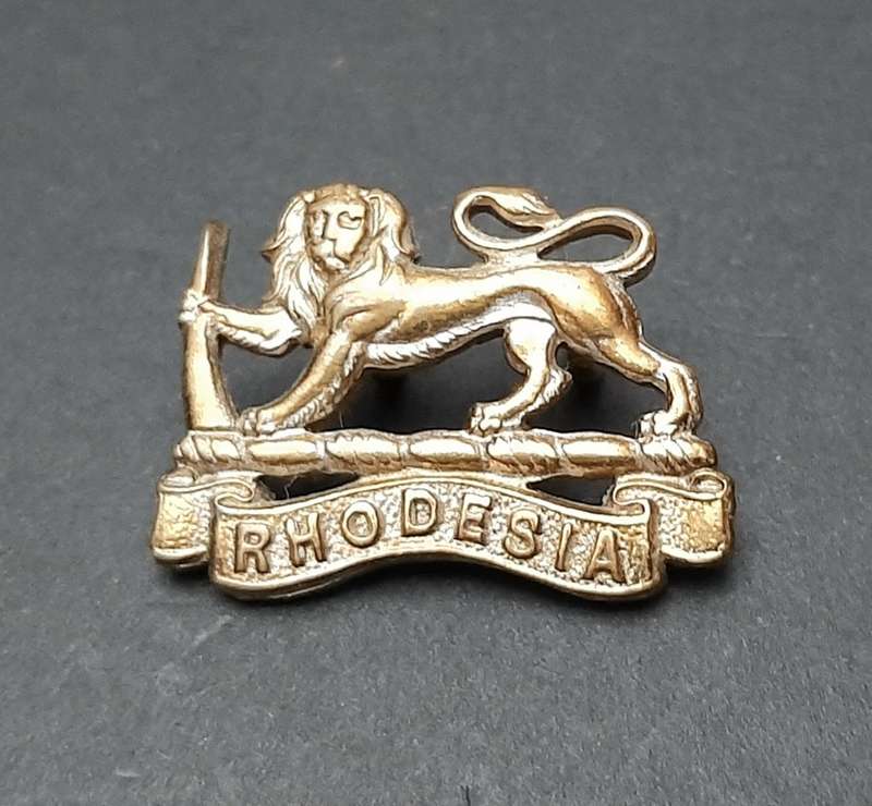 **RARE: WW2 Southern Rhodesia Army Collar Badge w/ Lugs (Firmin).**