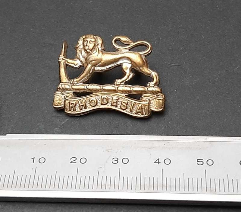 **RARE: WW2 Southern Rhodesia Army Collar Badge w/ Lugs (Firmin).**