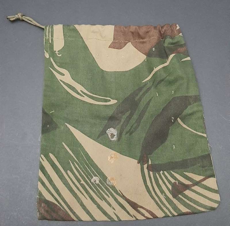 ** Rhodesian Bush War: 1970s Camouflage Rhodesian Army Toiletry Bag (26cm x 30cm).**