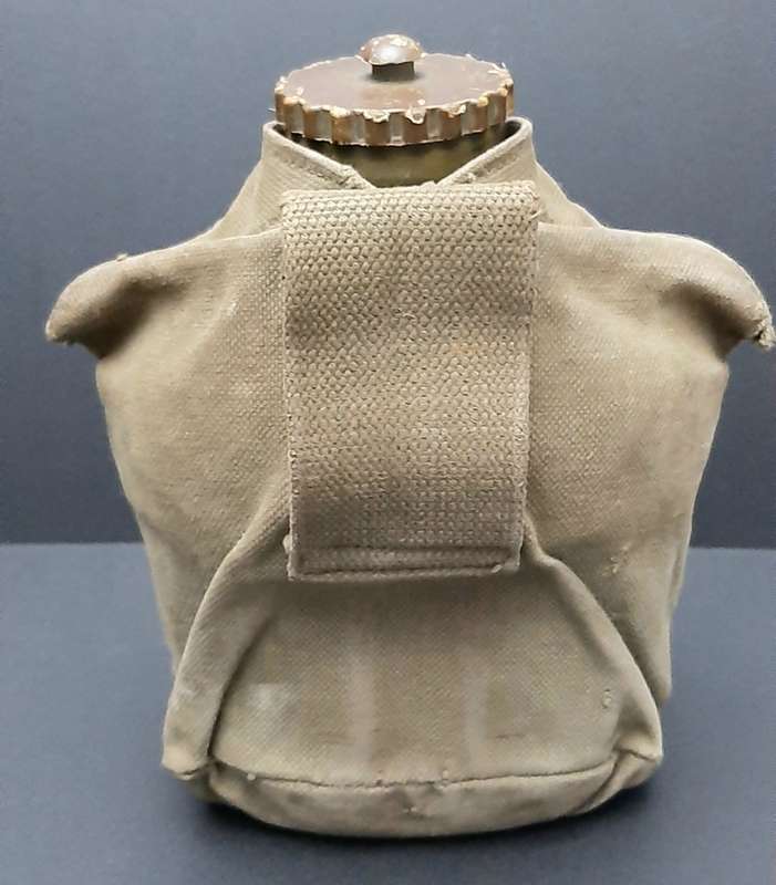 **Rhodesian Bush War: 1970s Rhodesian Army Patt. 61 Canteen w/ Cover.**