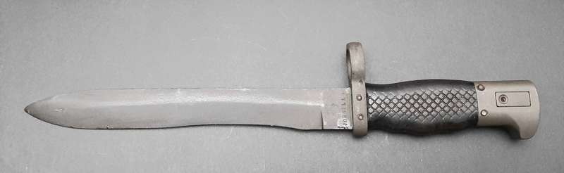 **RARE: Spanish Modelo 64 `Bolo Type` Bayonet w/ Scabbard & Frog (36cm).**
