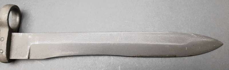 **RARE: Spanish Modelo 64 `Bolo Type` Bayonet w/ Scabbard & Frog (36cm).**