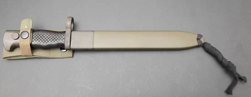 **RARE: Spanish Modelo 64 `Bolo Type` Bayonet w/ Scabbard & Frog (36cm).**