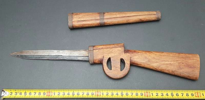 **Border War : 1980s SADF Owambo `Ndoro` Stylised Rifle Knife w/ Scabbard**