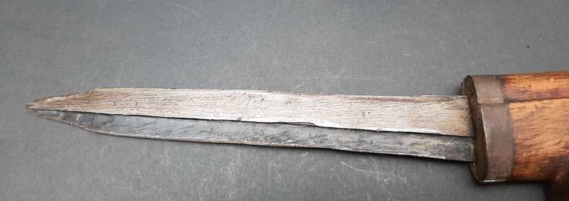 **Border War : 1980s SADF Owambo `Ndoro` Stylised Rifle Knife w/ Scabbard**