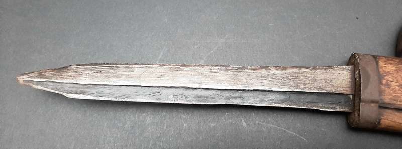 **Border War : 1980s SADF Owambo `Ndoro` Stylised Rifle Knife w/ Scabbard**