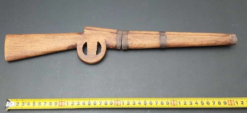 **Border War : 1980s SADF Owambo `Ndoro` Stylised Rifle Knife w/ Scabbard**