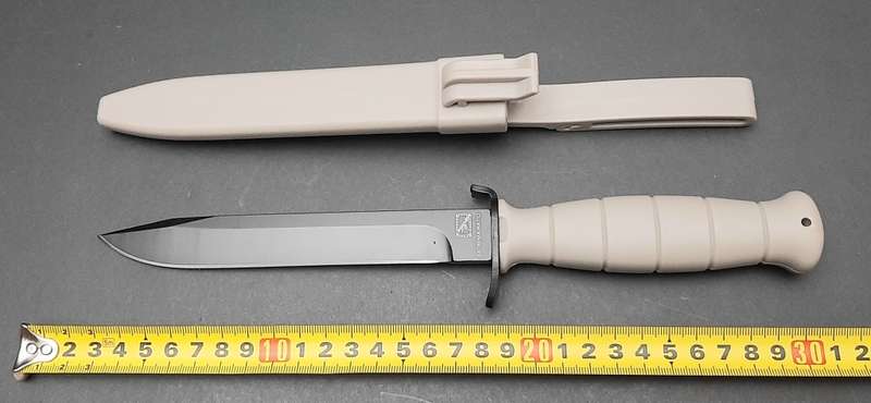 **RARE: Italian Army `Extrema Ratio` Modelo 78 Field Knife w/ Scabbard (32cm).**