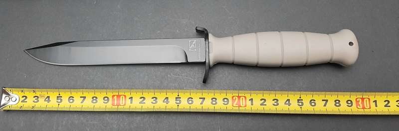 **RARE: Italian Army `Extrema Ratio` Modelo 78 Field Knife w/ Scabbard (32cm).**