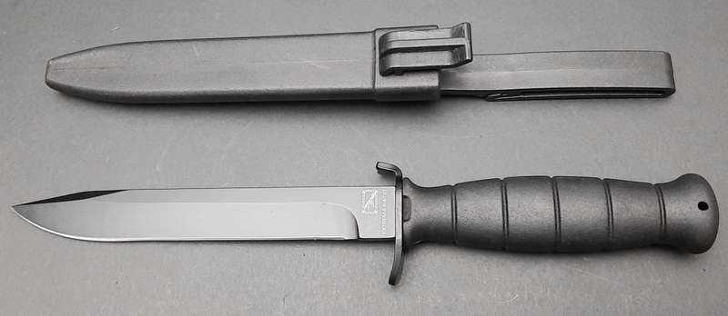 **RARE: Italian Army Modelo 78 `Extrema Ratio ` Field Knife w/ Scabbard (32cm).**