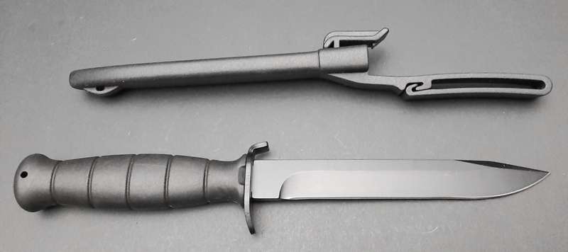 **RARE: Italian Army Modelo 78 `Extrema Ratio ` Field Knife w/ Scabbard (32cm).**